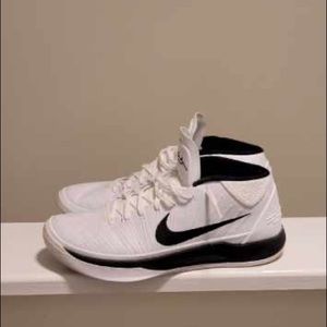 Mens Kobe AD Mid Top Basketball Shoes